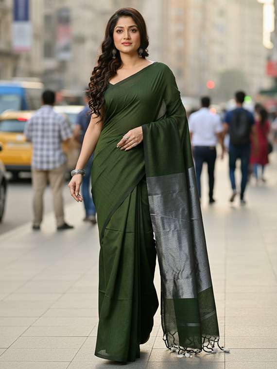 women solid handloom saree with blouse