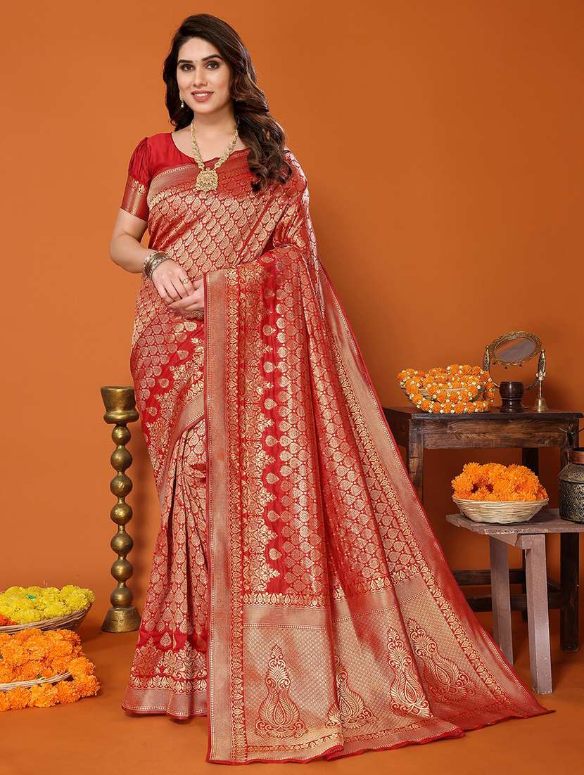 women self design banarasi saree with blouse