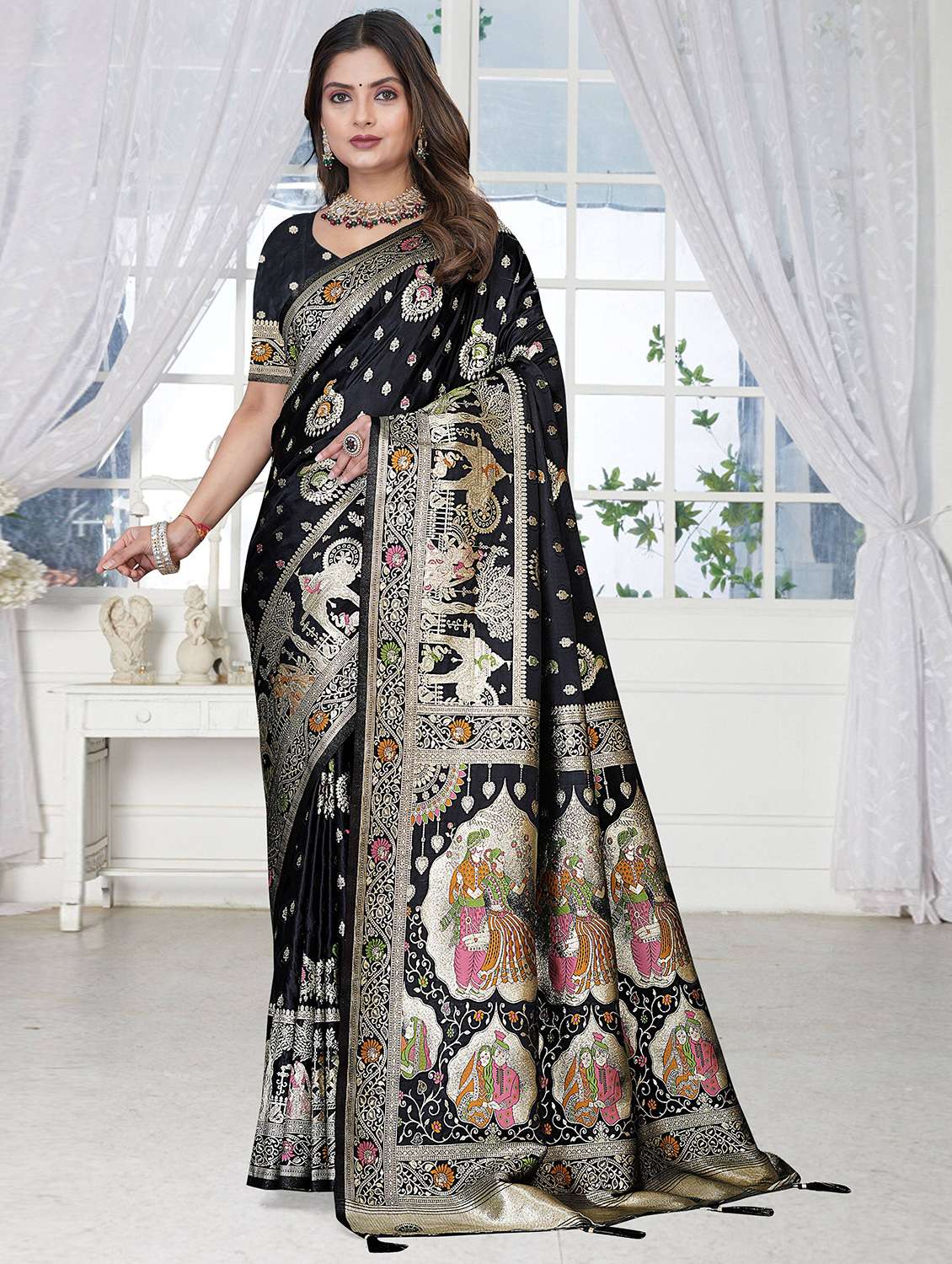 women self design banarasi saree with blouse