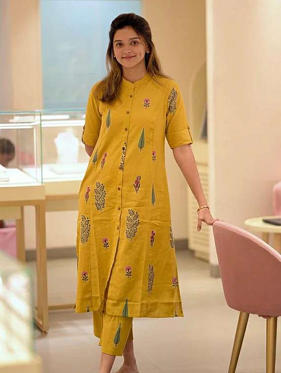 women printed roll up sleeve kurta pant set