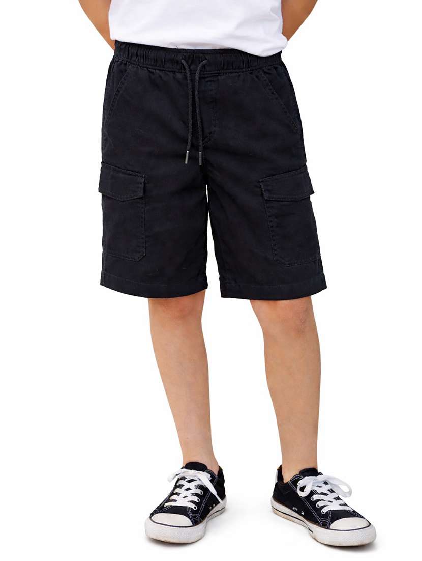 boys solid mid rise cargo shorts