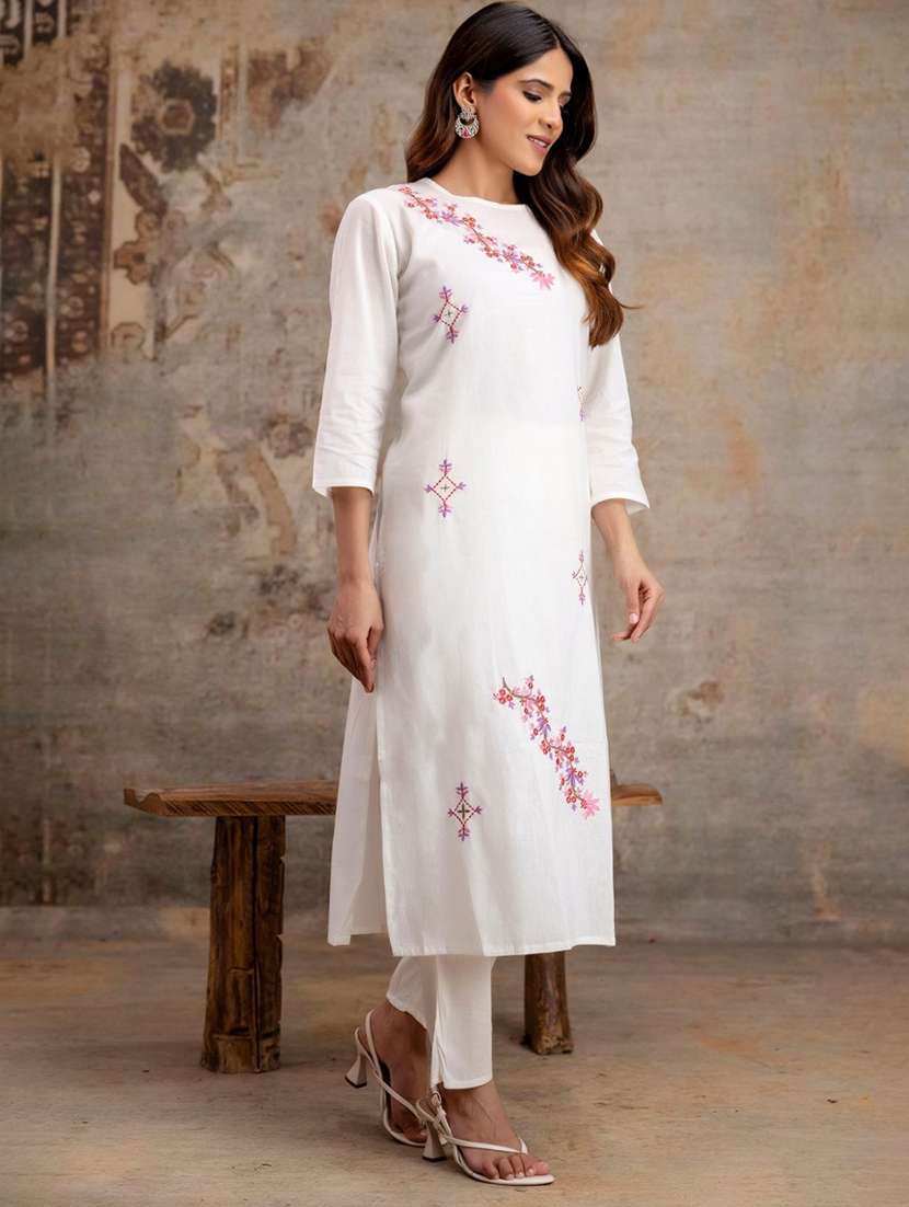 women embroidered three quarter sleeve kurta pant set - 22507493 -  Standard Image - 3