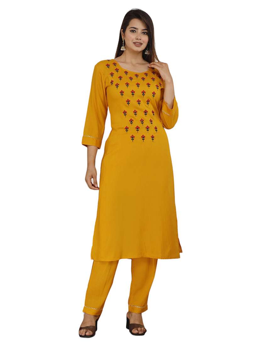 women embroidered three quarter sleeve kurta pant set