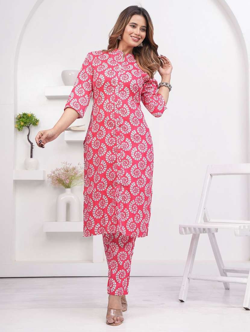 women printed three quarter sleeve kurta pant set