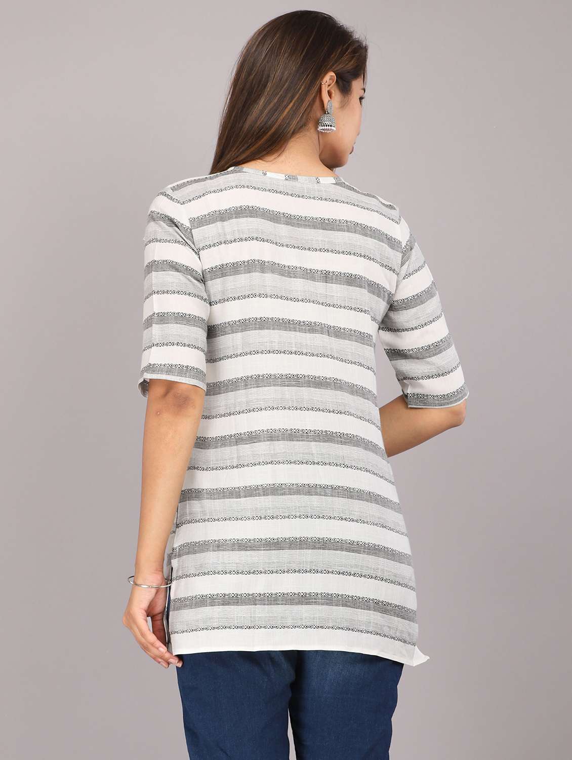 Women Printed Round Neck Regular Top - 22507564 -  Standard Image - 3