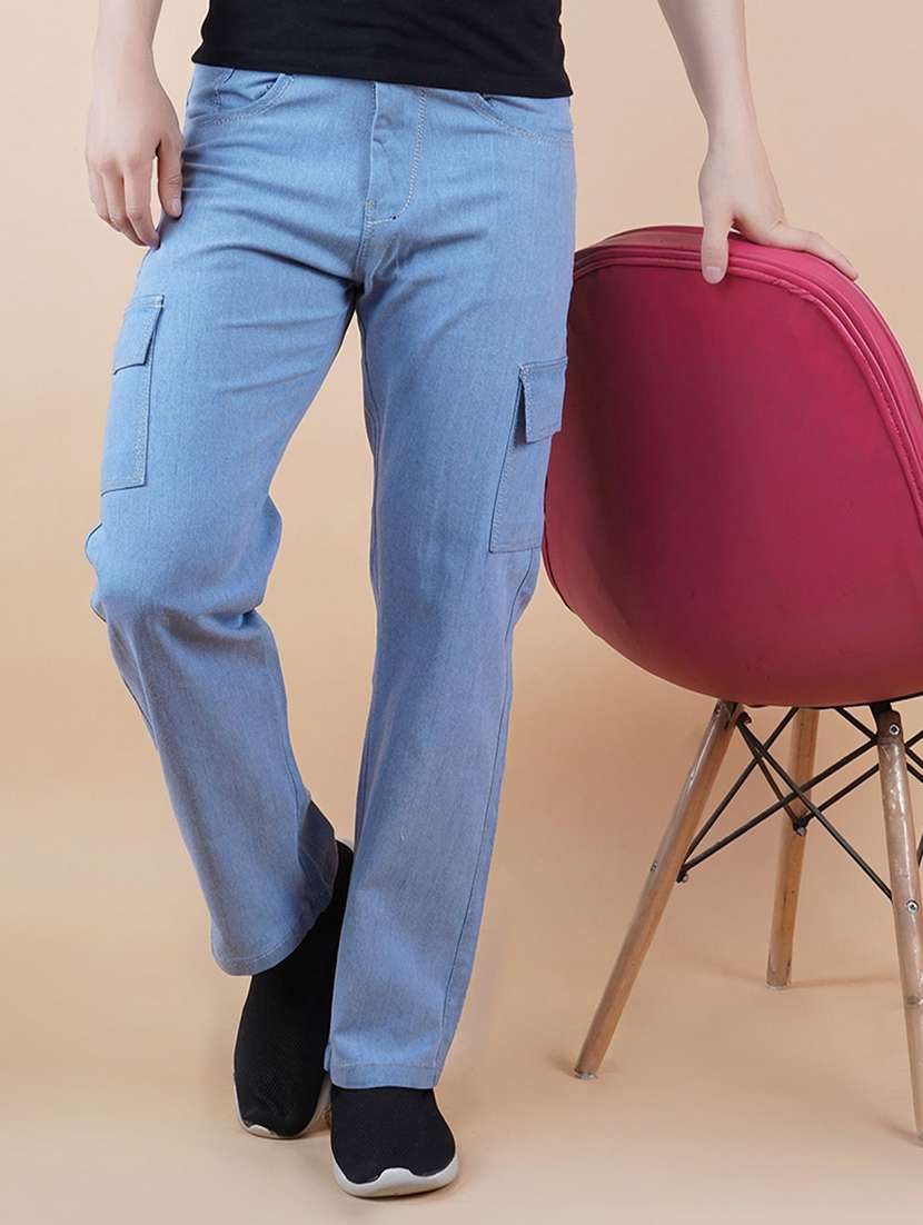 men solid mid rise regular fit cargo 