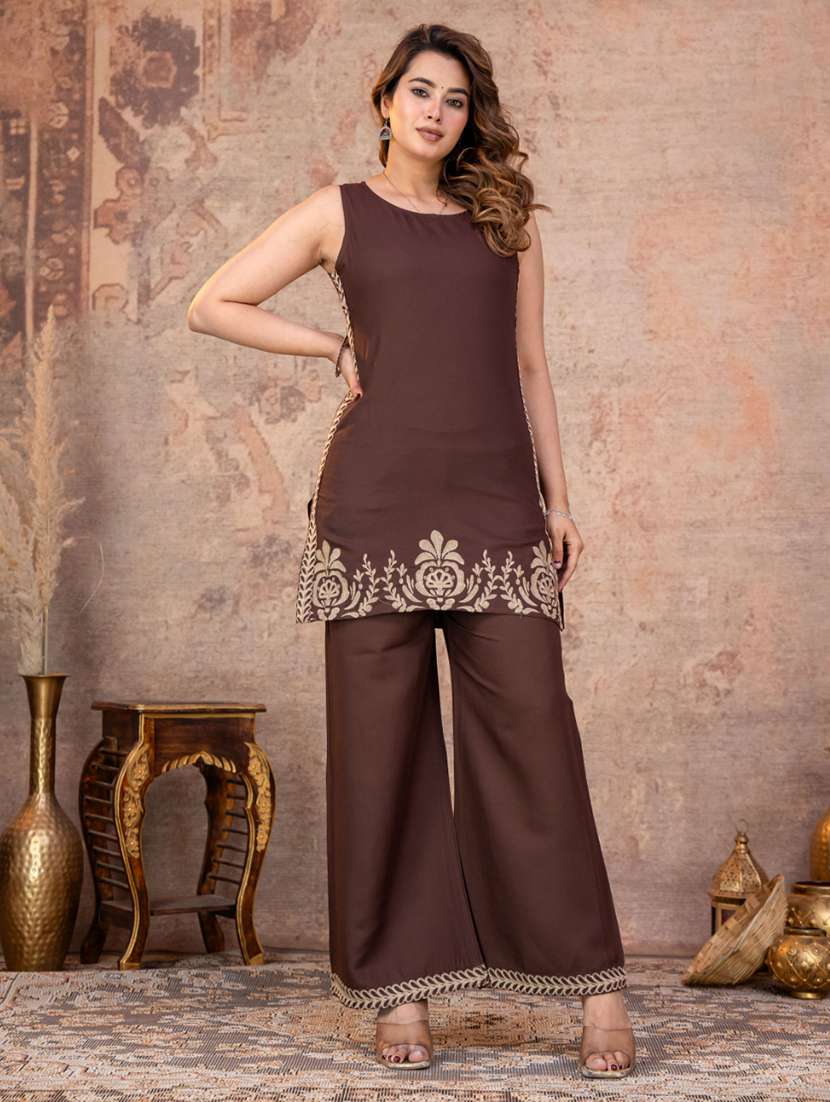 women embroidered sleeveless ethnic co-ord set
