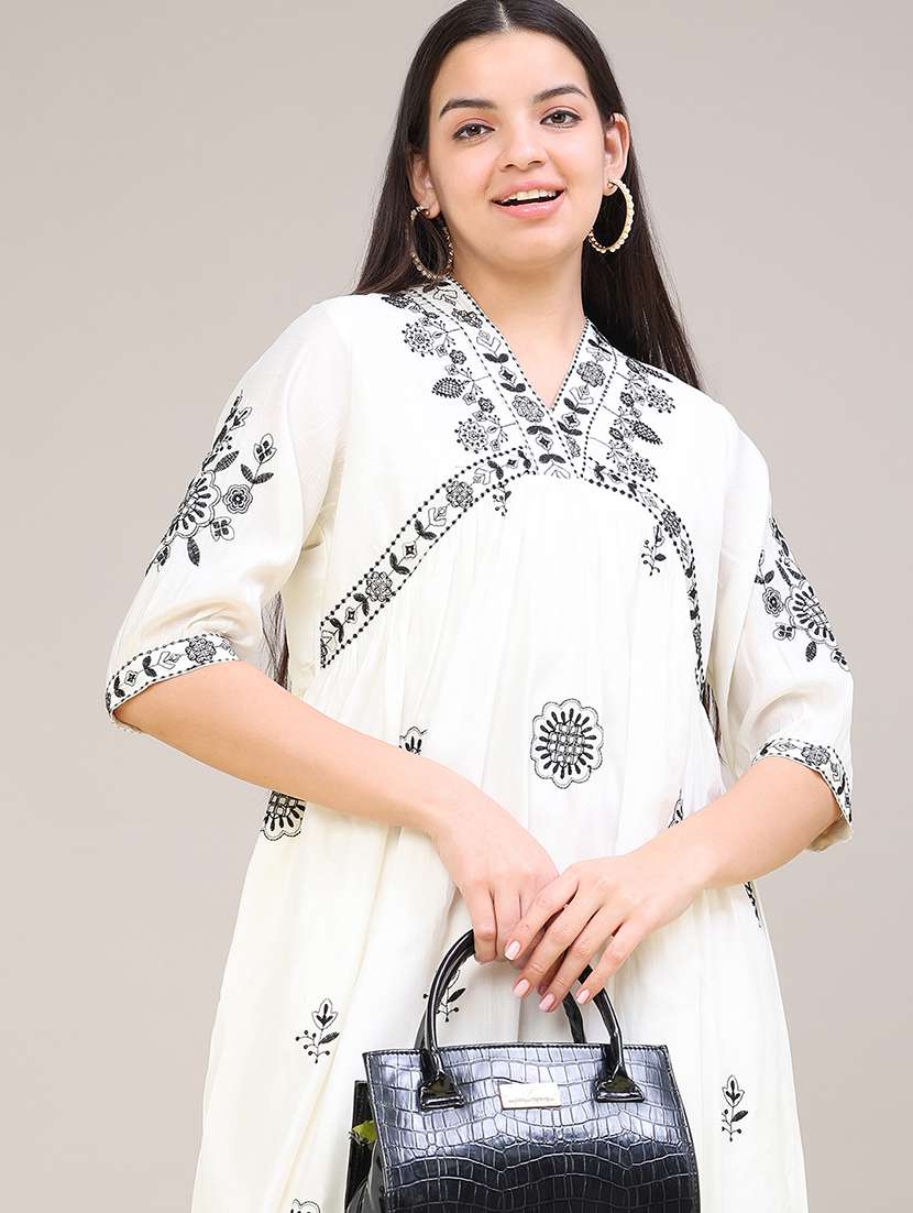 women solid with work three quarter sleeve a-line kurta