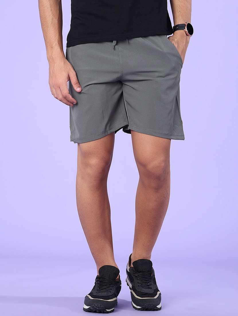men solid mid rise regular fit sport shorts