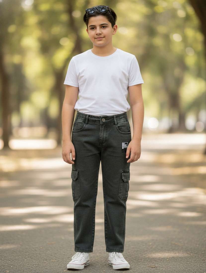 boys solid mid rise regular fit cargo pant