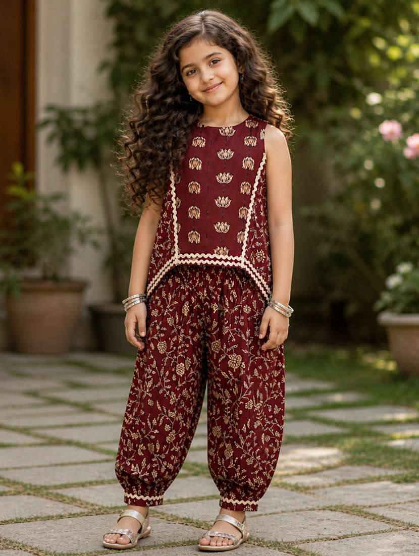 girls printed sleeveless kurta and salwar set