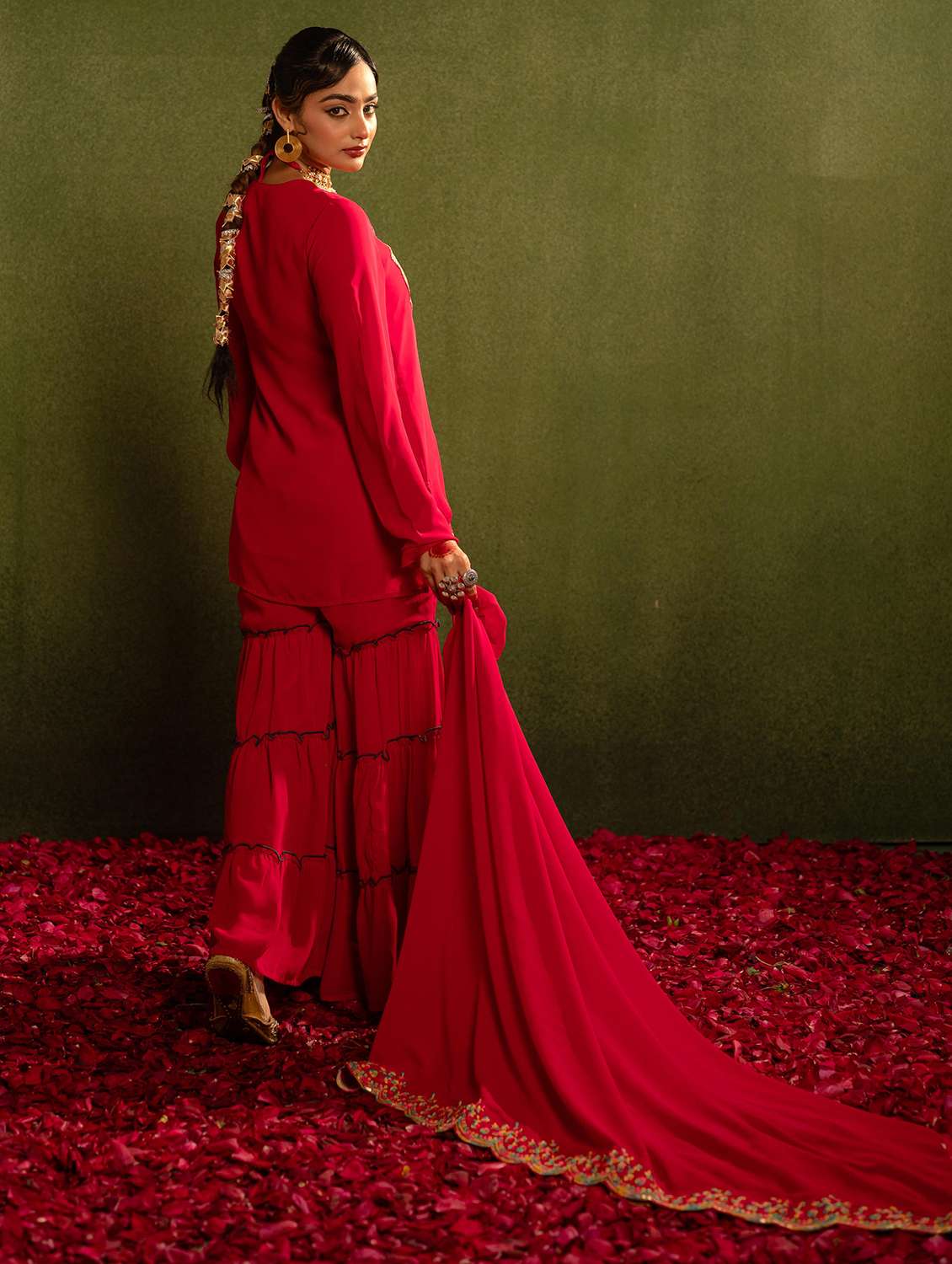 women embroidered notch neck kurta and sharara set with dupatta - 22511198 -  Standard Image - 3