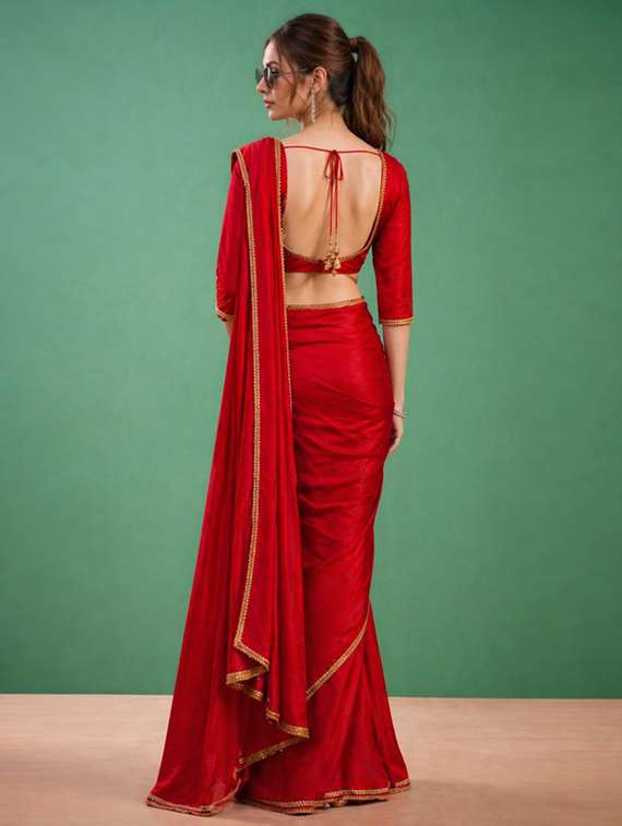 women solid with embellished bordered saree with blouse - 22511401 -  Standard Image - 3