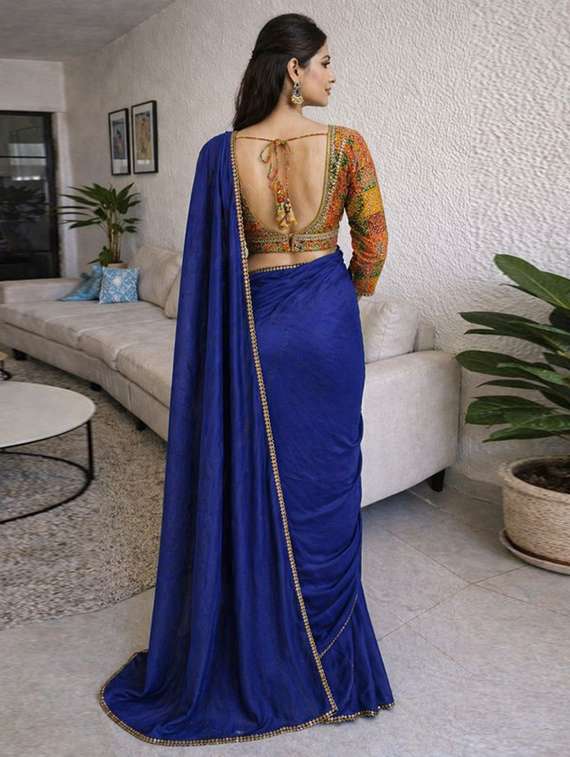 women solid with embellished bordered saree with blouse - 22511445 -  Standard Image - 3