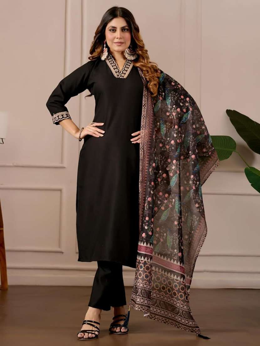 women embroidered three quarter sleeve kurta pant with dupatta set