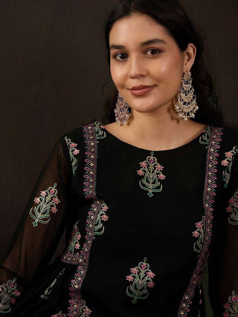 women embroidered long sleeve kurta pant set - 22511764 -  Standard Image - 5