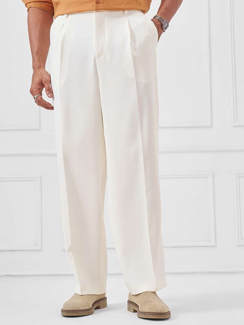 men solid mid rise pleated casual trouser