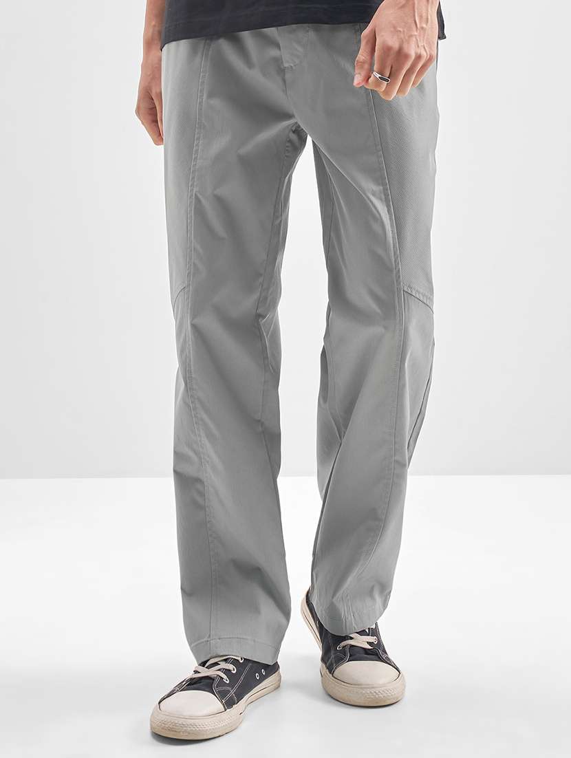 men solid mid rise pleated casual trouser
