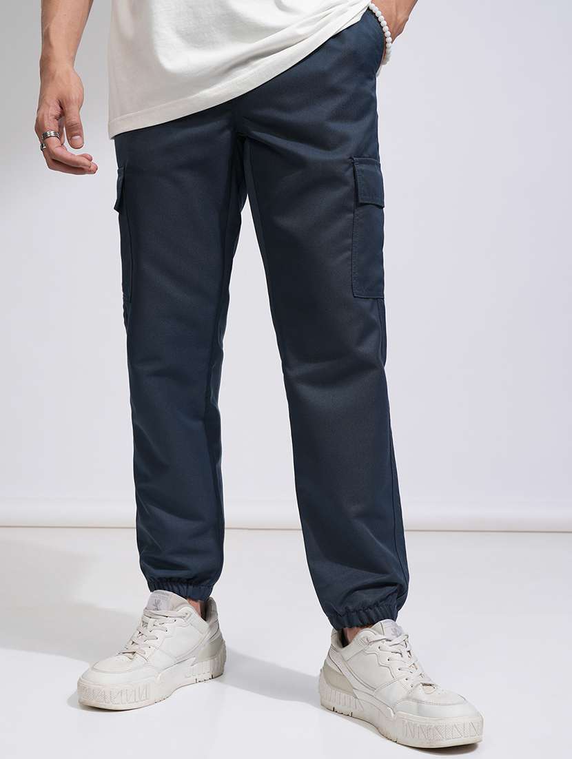 men solid mid rise regular fit jogger