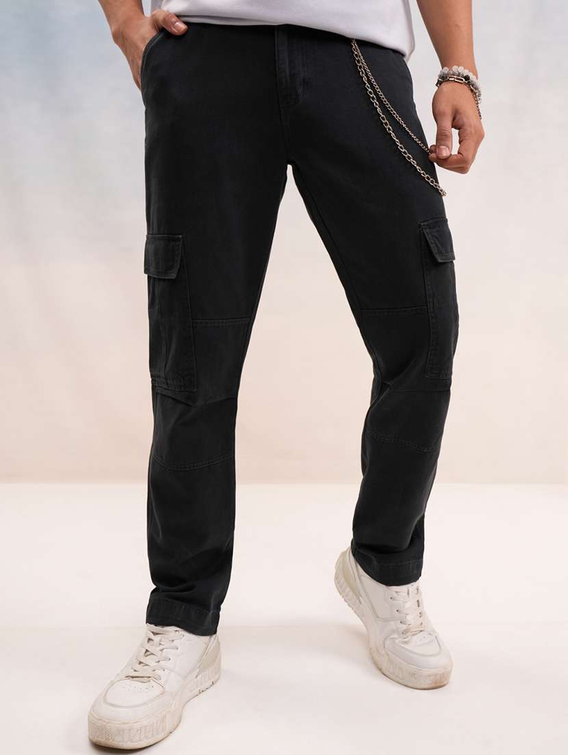 men solid mid rise regular fit cargo 