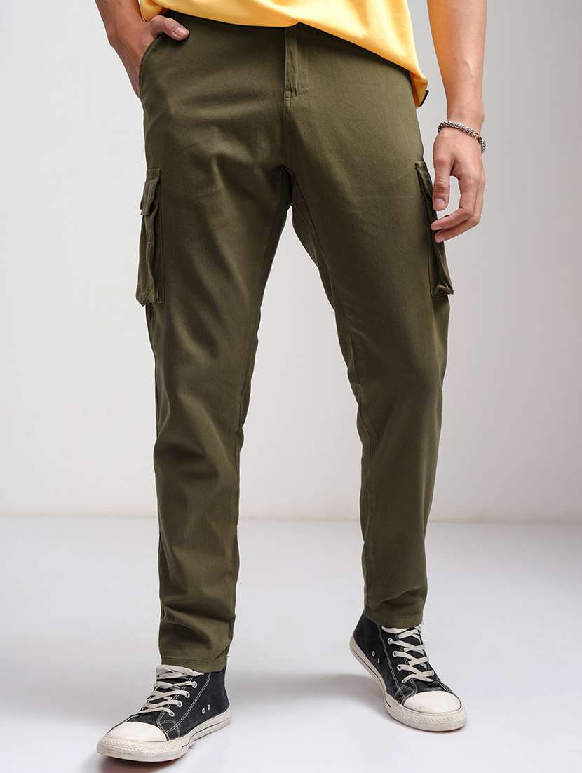 men solid mid rise regular fit cargo 