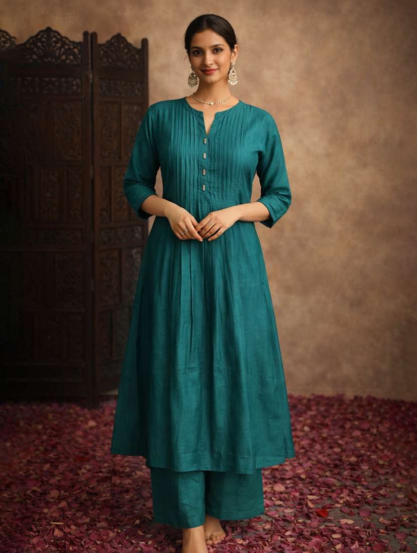 women solid three quarter sleeve kurta palazzo set