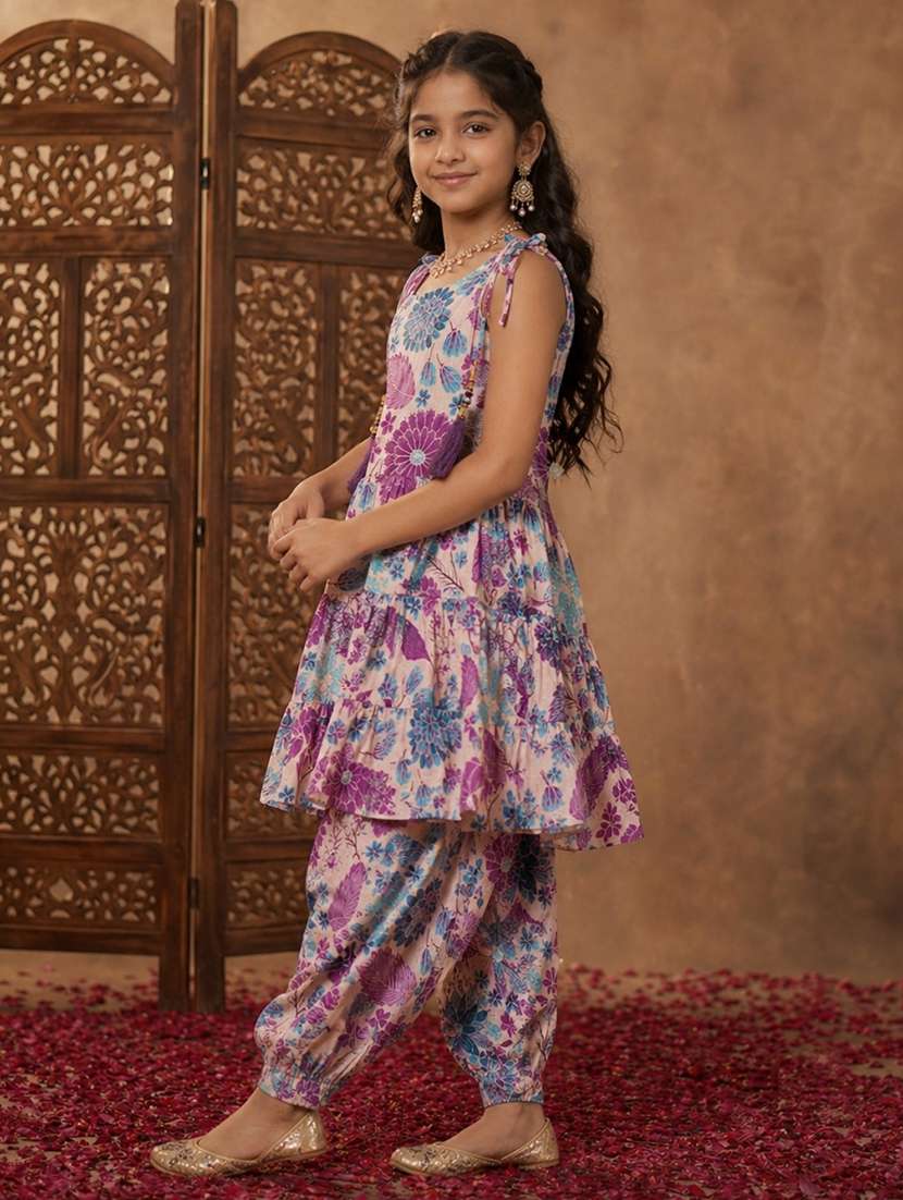 Girls Printed Sleeveless Kurta And Salwar Suit Set - 22511979 -  Standard Image - 3