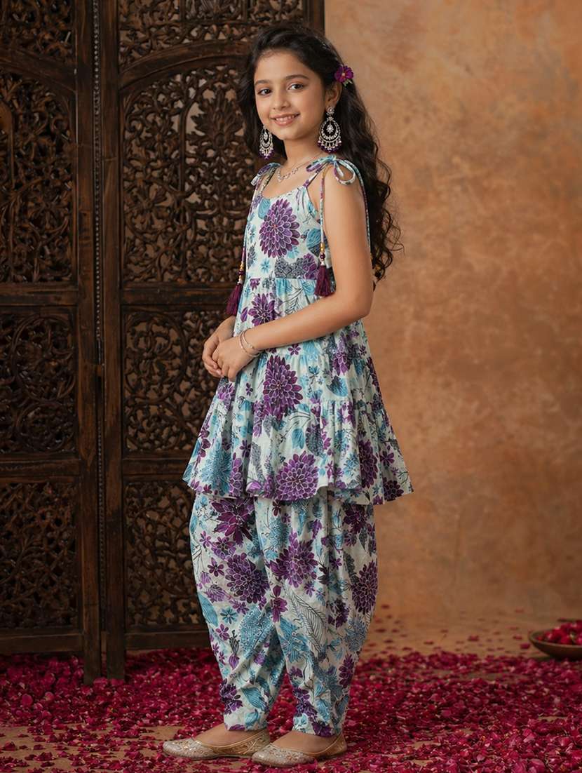 Girls Printed Sleeveless Kurta And Salwar Suit Set - 22511980 -  Standard Image - 3