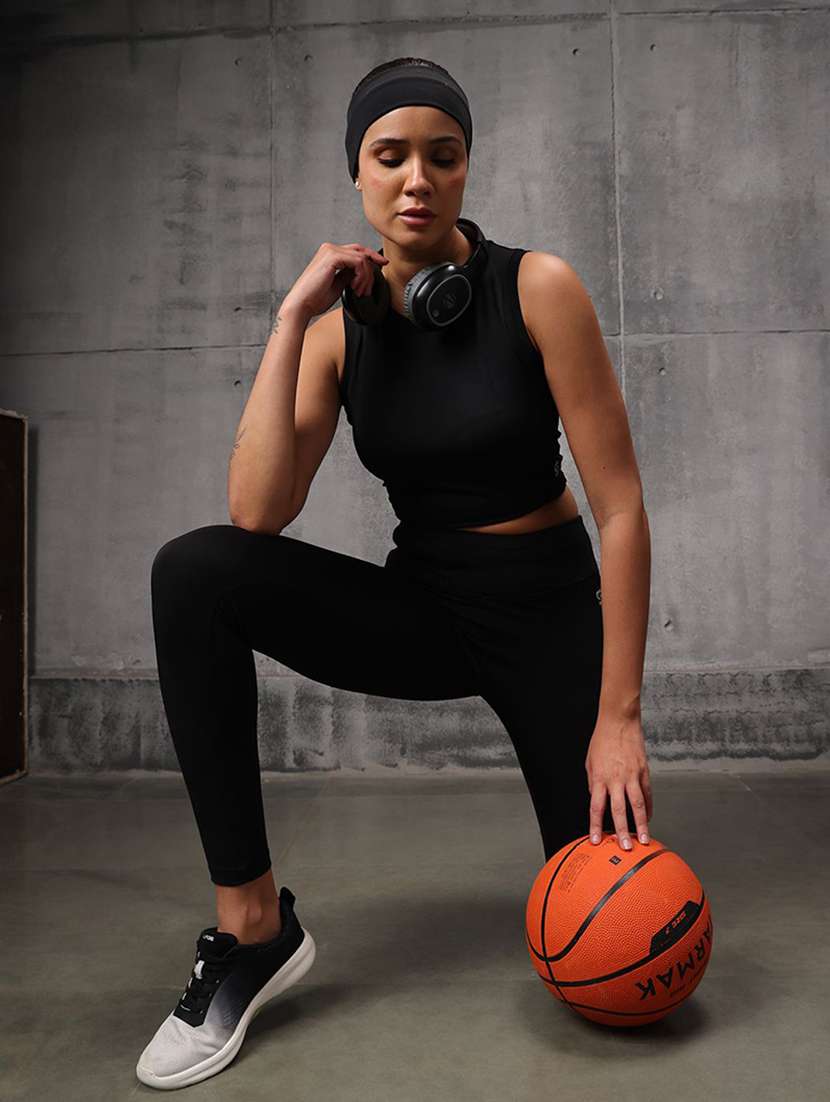 women solid top and leggings active wear set