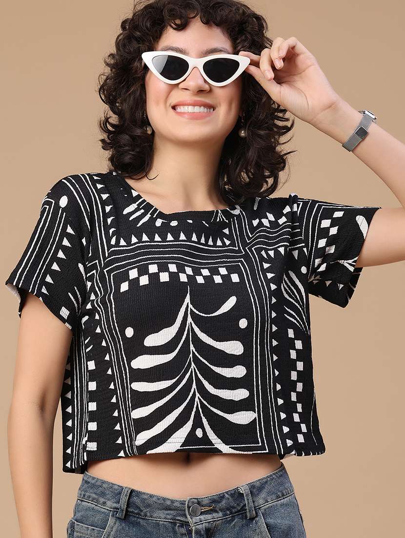 women printed round neck crop t-shirt