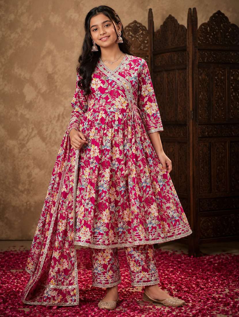 girls printed three quarter sleeves kurta and pant set