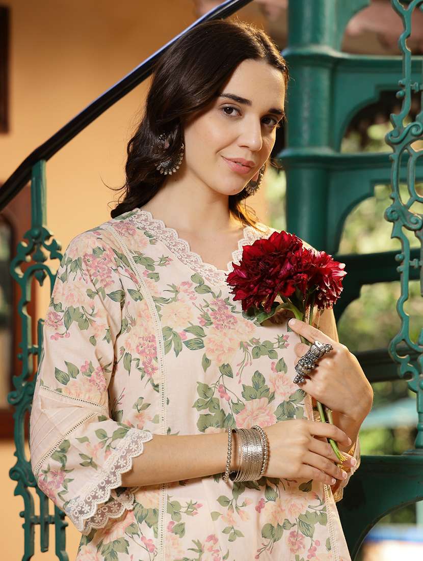 women floral three quarter sleeve kurta pant set - 22512951 -  Standard Image - 5