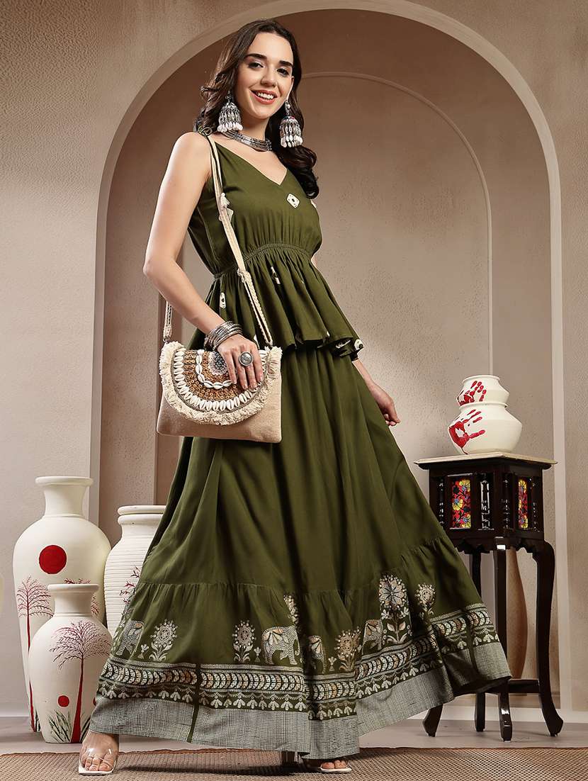 women printed sleeveless top and skirt set