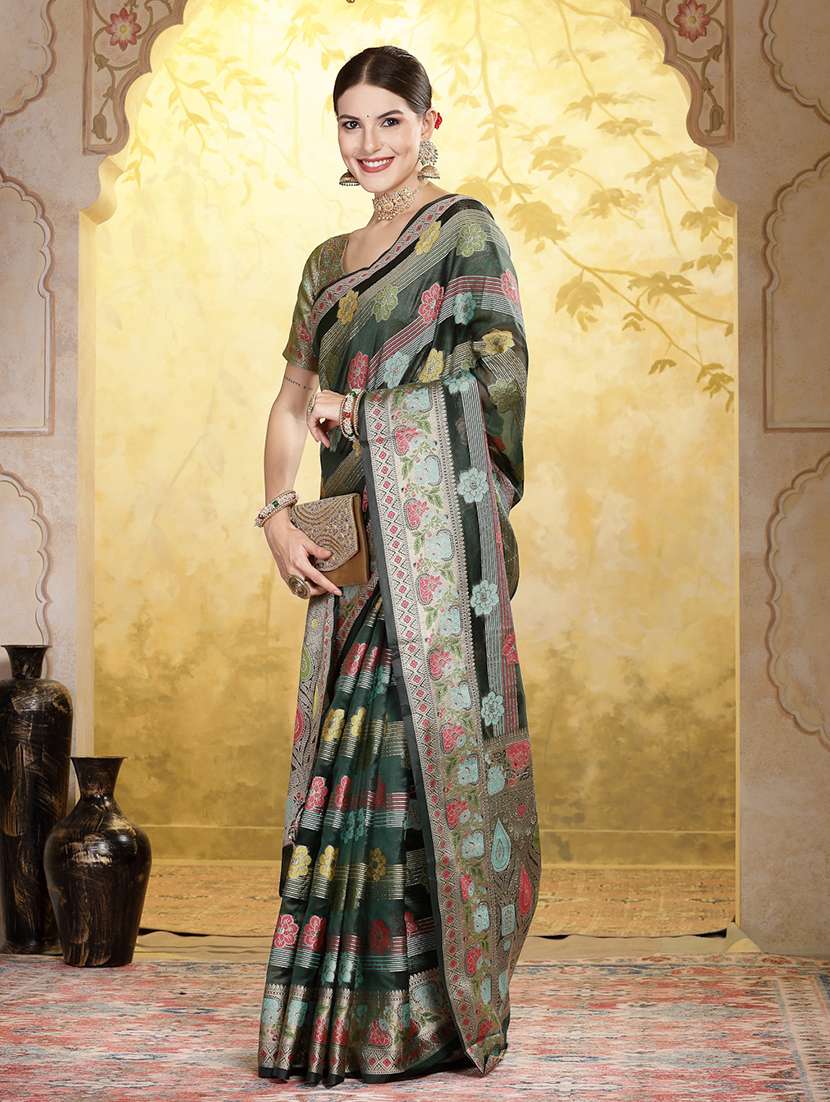 women self design banarasi saree