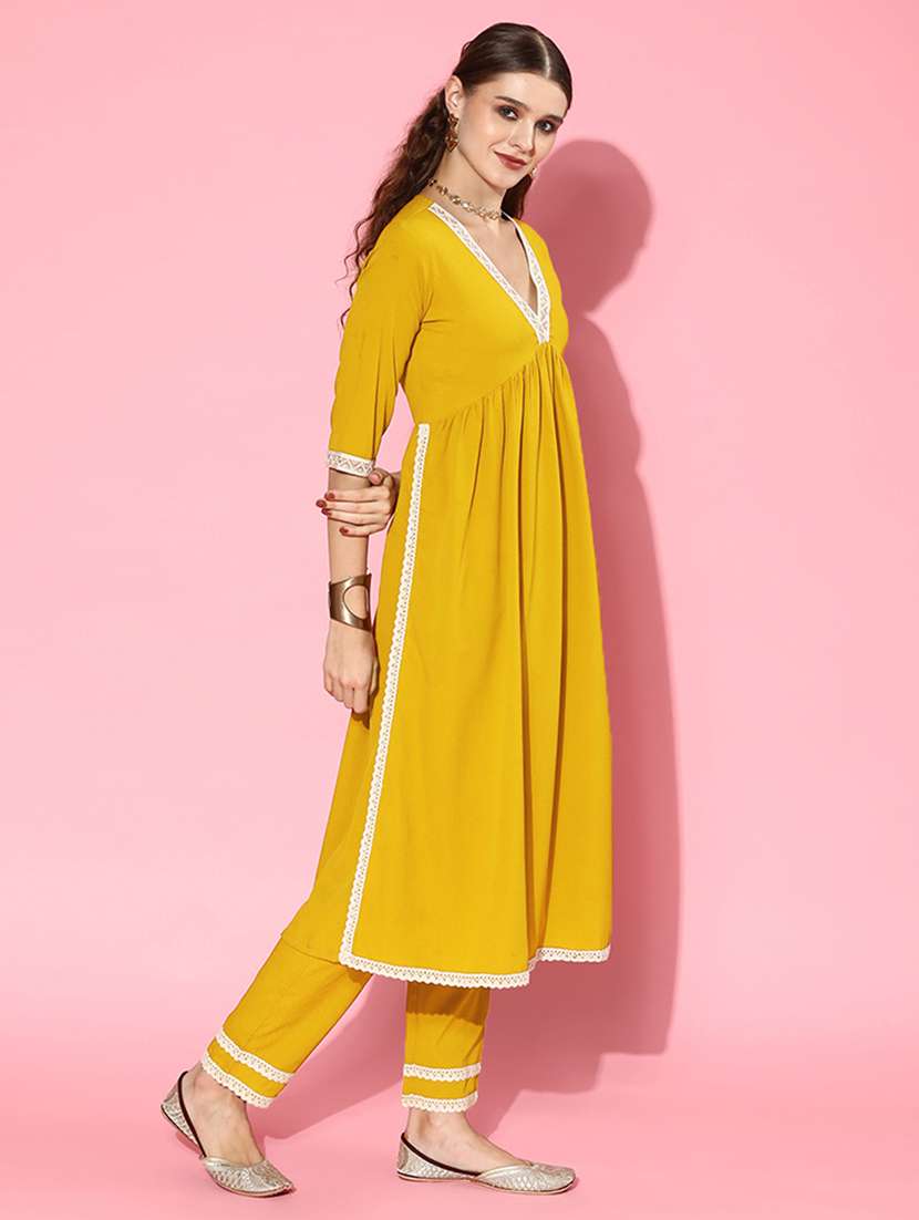 women solid v neck kurta and pant set with dupatta - 22513546 -  Standard Image - 3