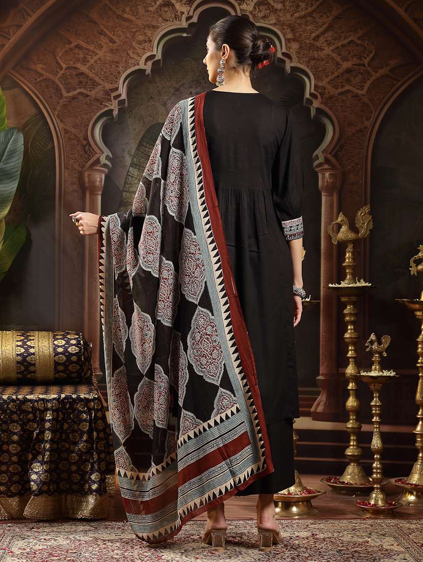 women embellished tie up neck kurta and palazzo set with dupatta - 22513564 -  Standard Image - 3