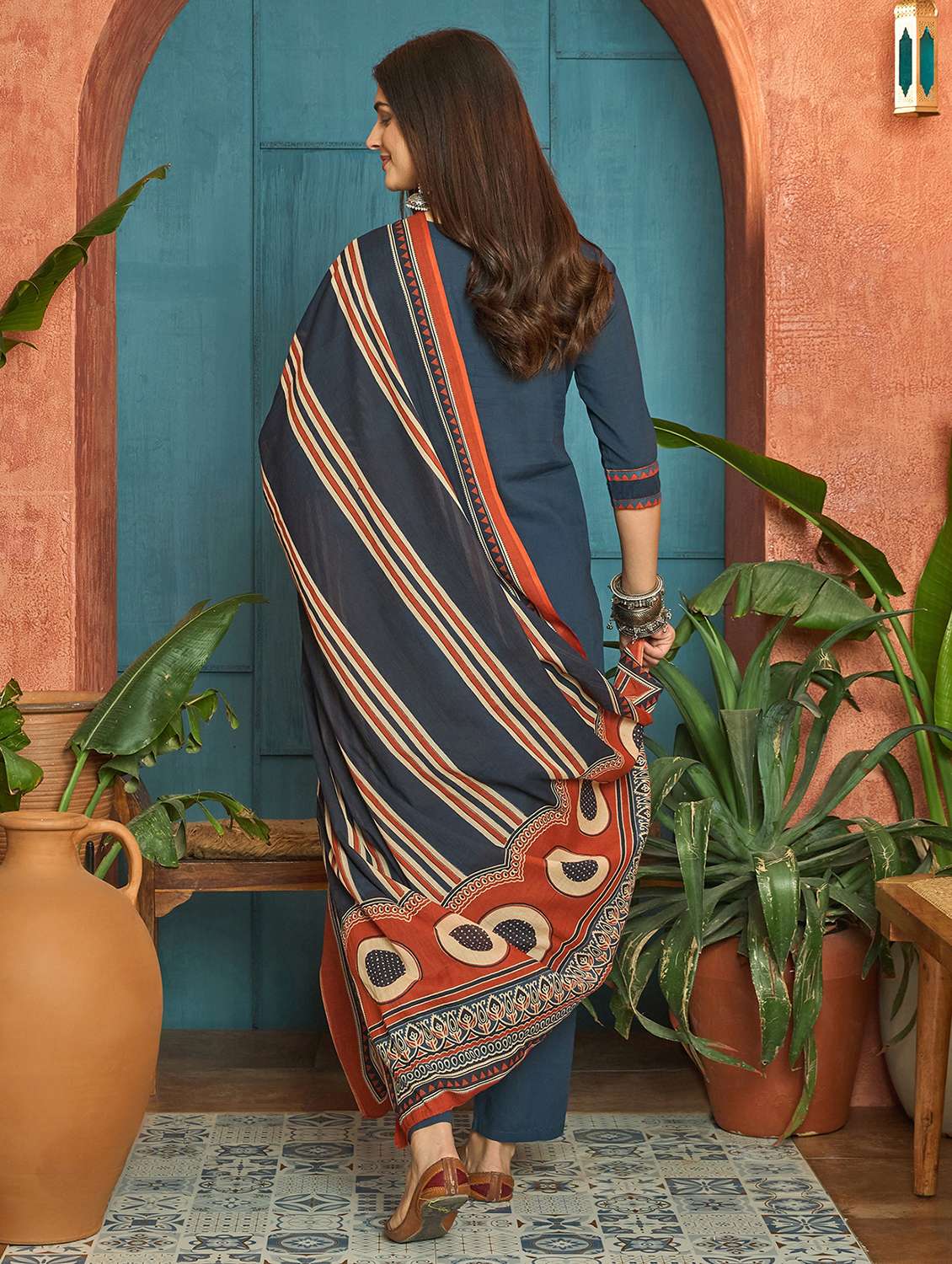 women printed round neck kurta and pang set with dupatta - 22513670 -  Standard Image - 3
