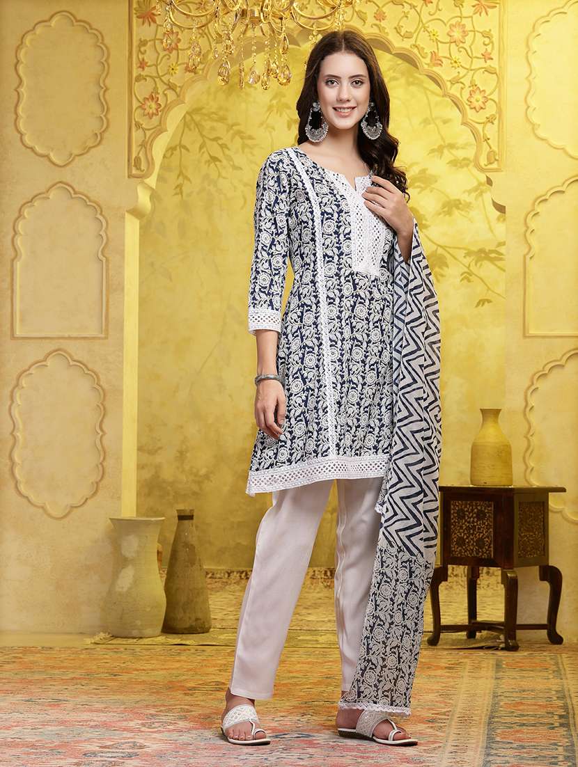 Women Printed Notch Neck Kurta And Pant Set With Dupatta - 22513681 -  Standard Image - 3
