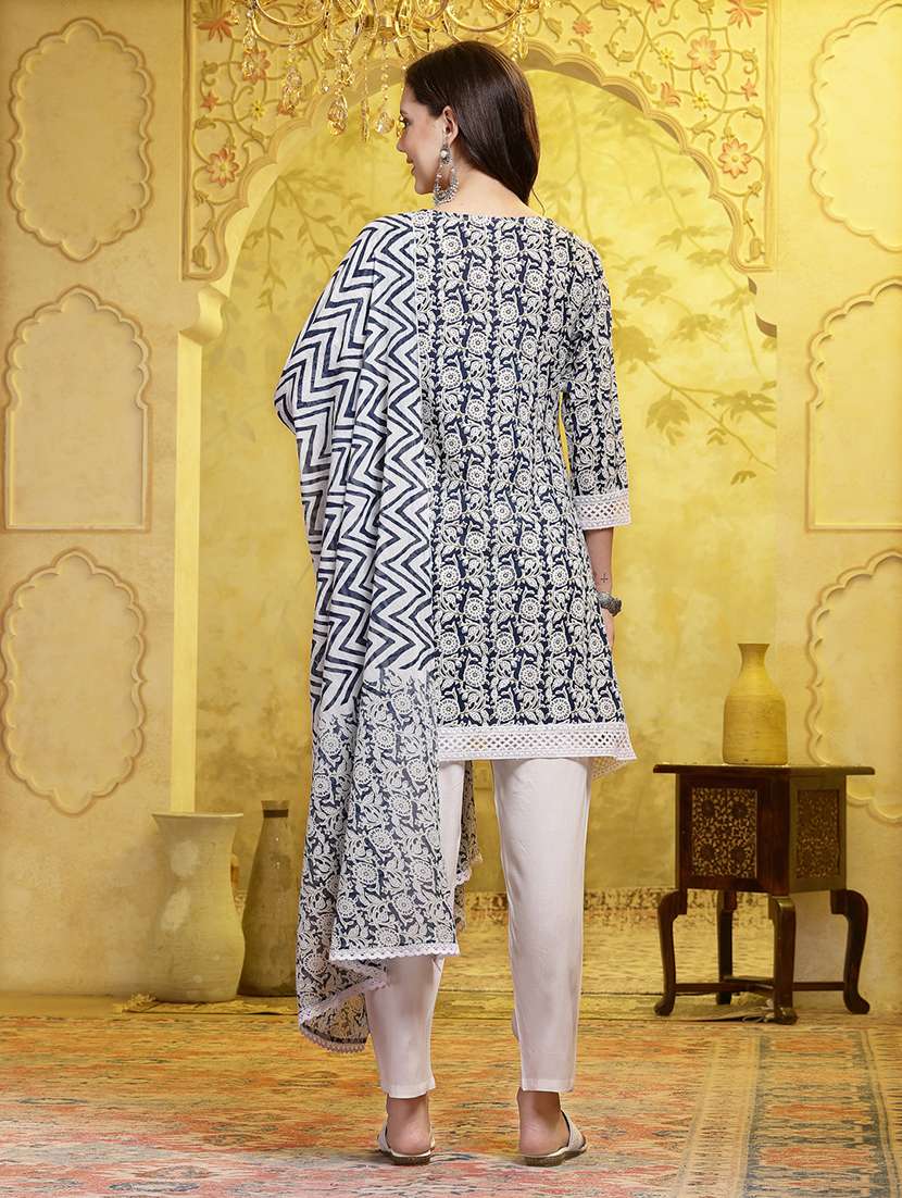 Women Printed Notch Neck Kurta And Pant Set With Dupatta - 22513681 -  Standard Image - 5
