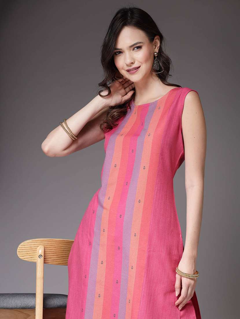 Women Printed Sleeveless Straight Kurta And Pant Set - 22513691 -  Standard Image - 5