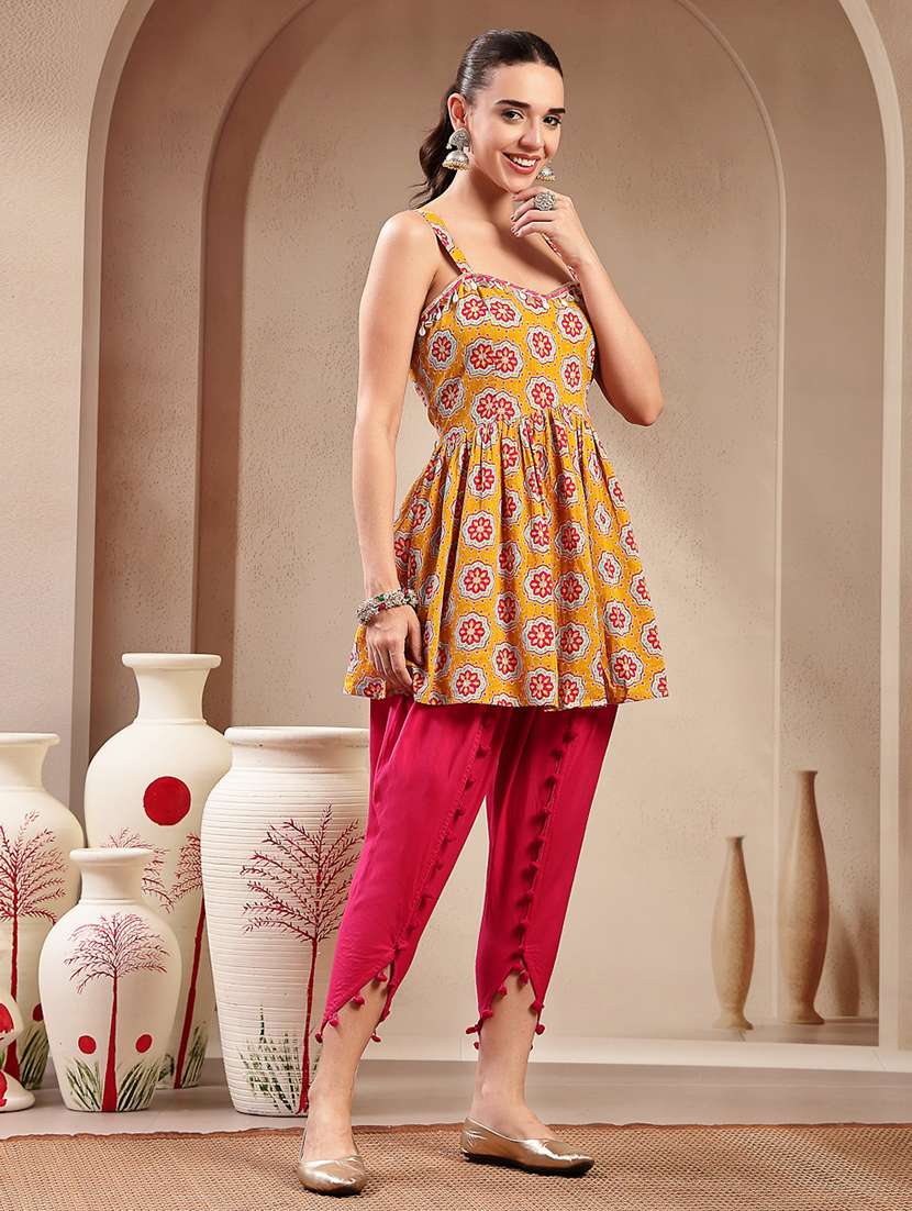 Women Printed Sleeveless Kurta And Dhoti Set - 22513701 -  Standard Image - 3