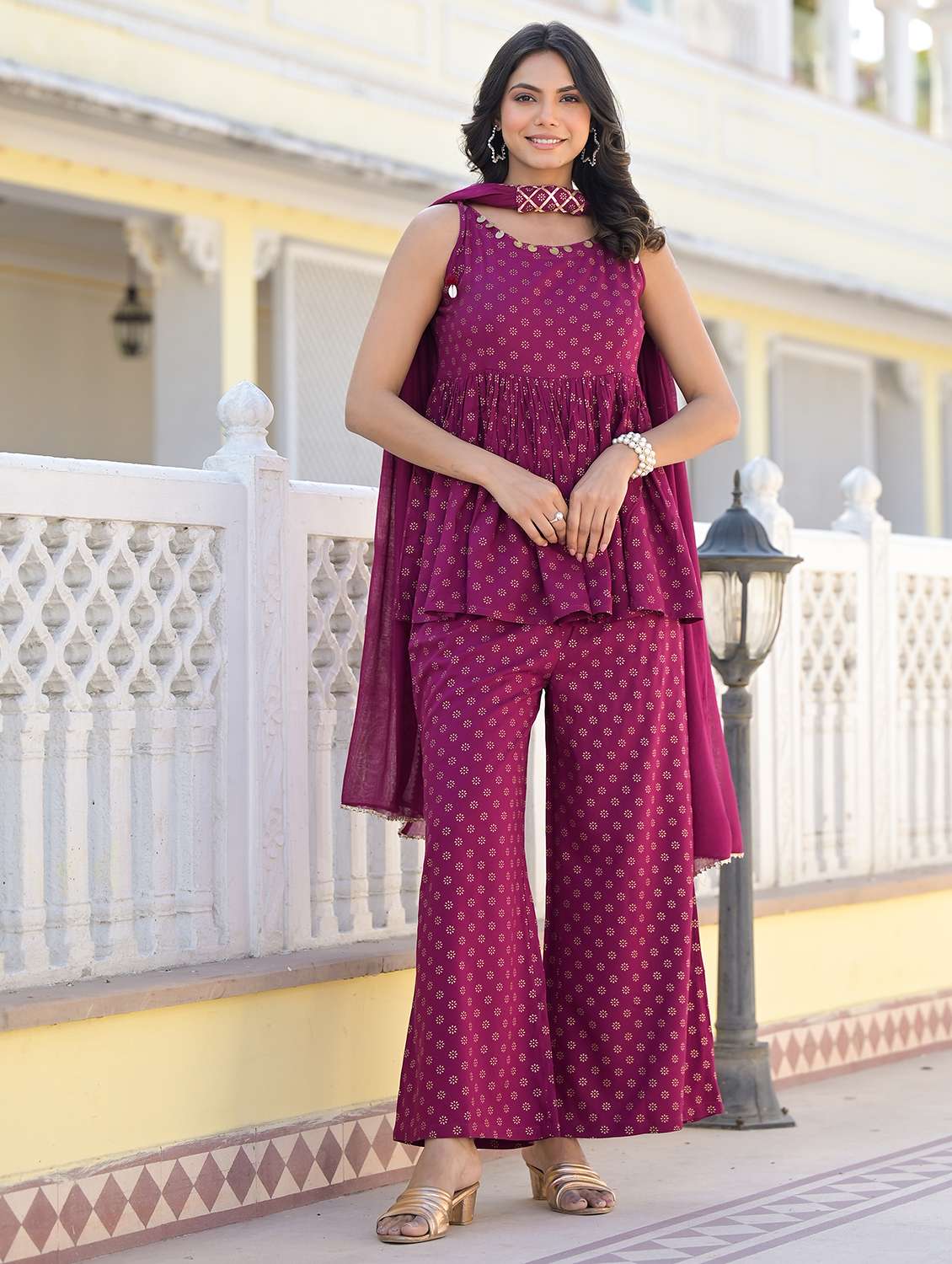 women printed sleeveless kurta and palazzo set with dupatta