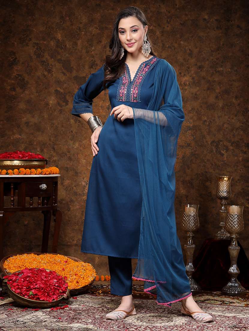 women embroidered three quarter sleeve kurta pant with dupatta set