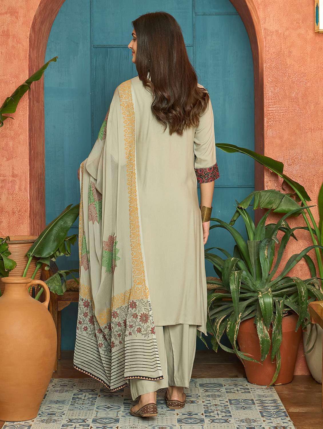 women embroidered v neck kurta and palazzo set with dupatta - 22513804 -  Standard Image - 3