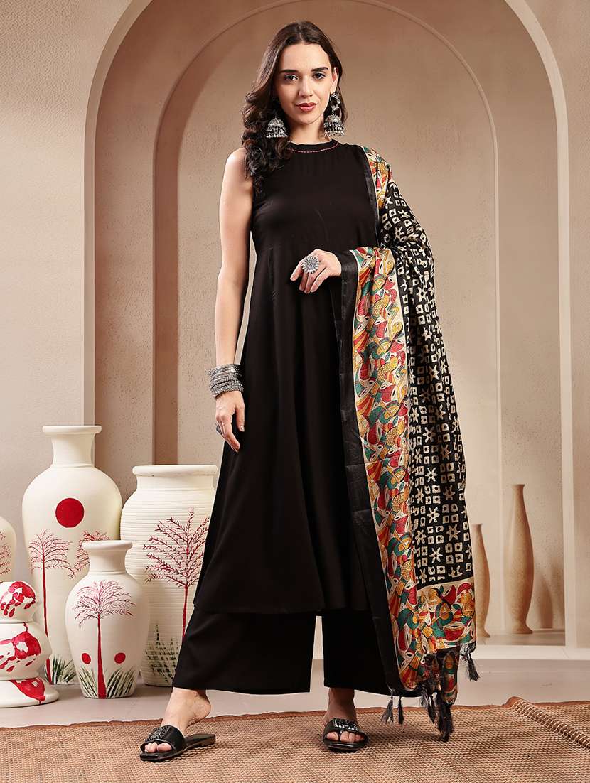 women printed sleeveless kurta and palazzo set with dupatta