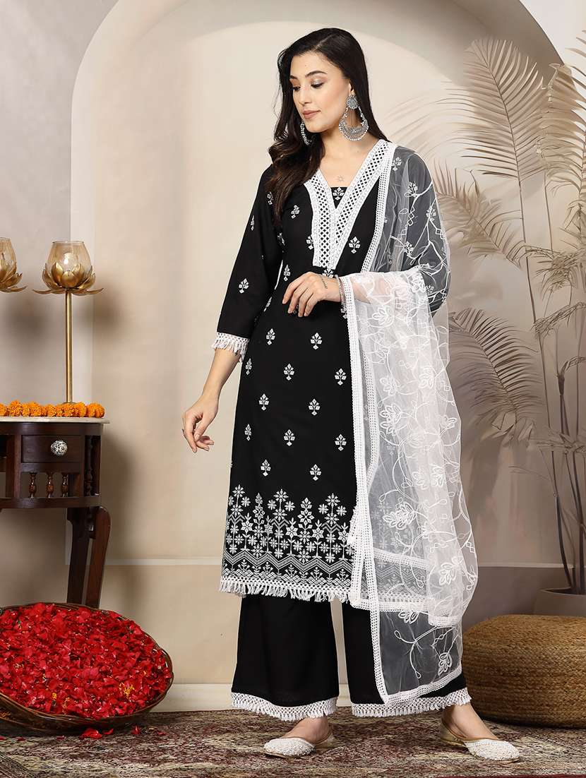 women printed v neck kurta and palazzo set with dupatta