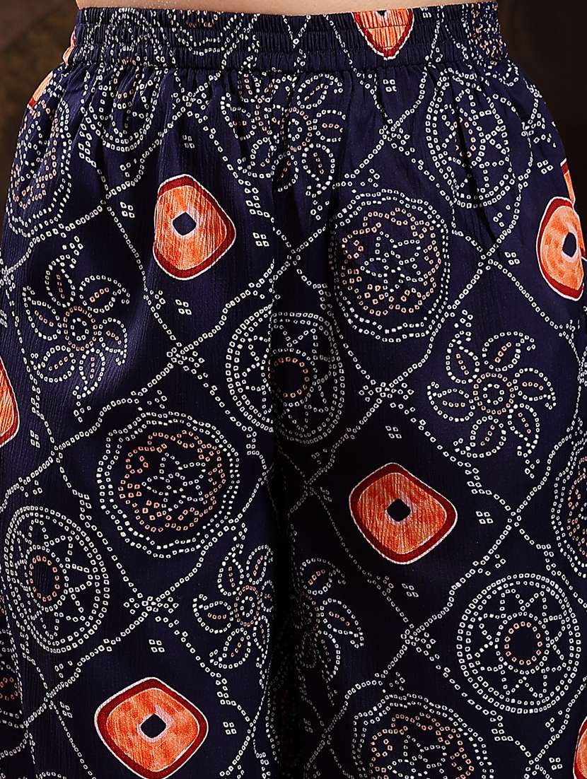 women printed v neck kurta and palazzo set with dupatta - 22513828 -  Standard Image - 5