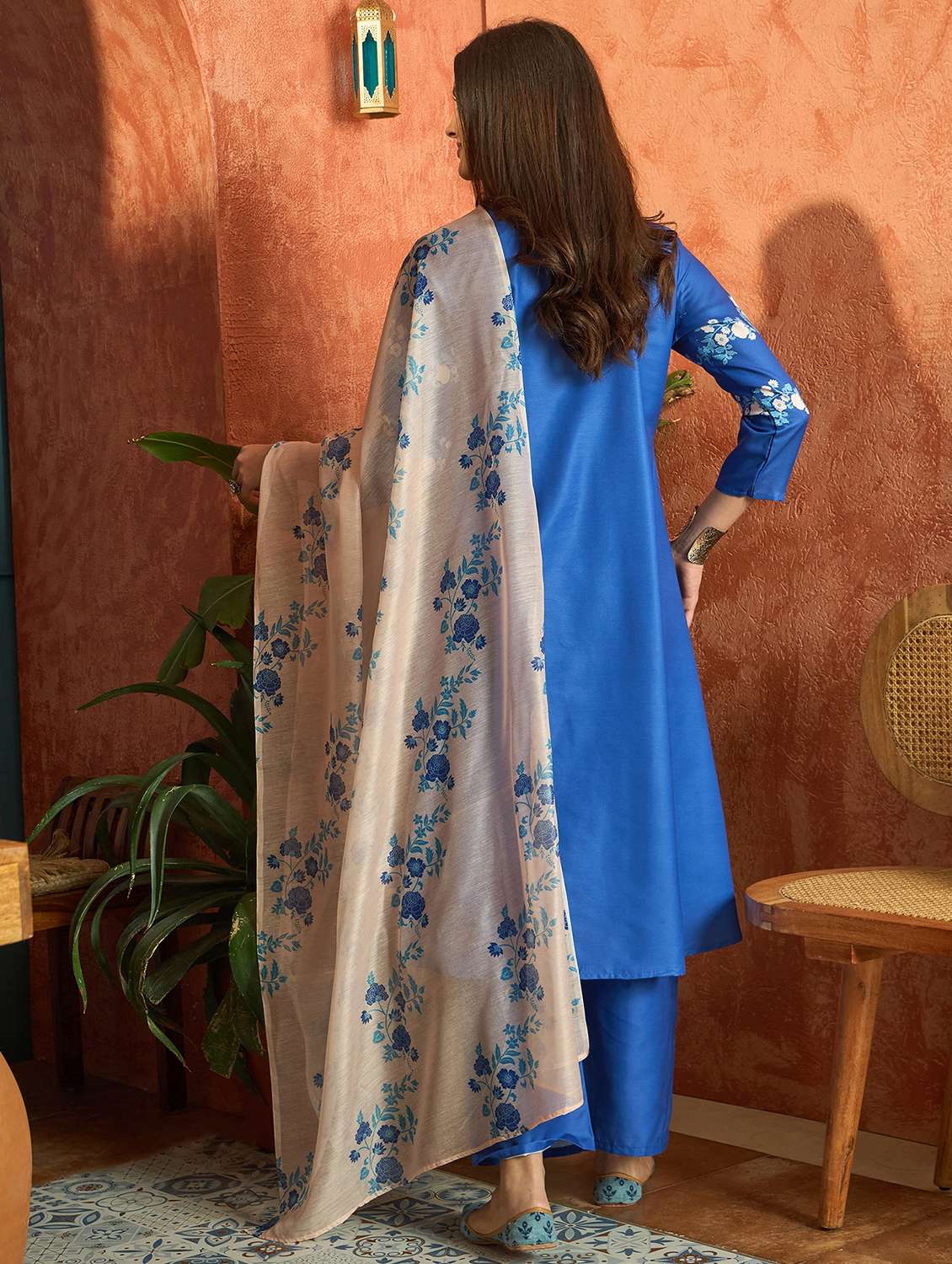 women printed round neck kurta and pant set with dupatta - 22513831 -  Standard Image - 3