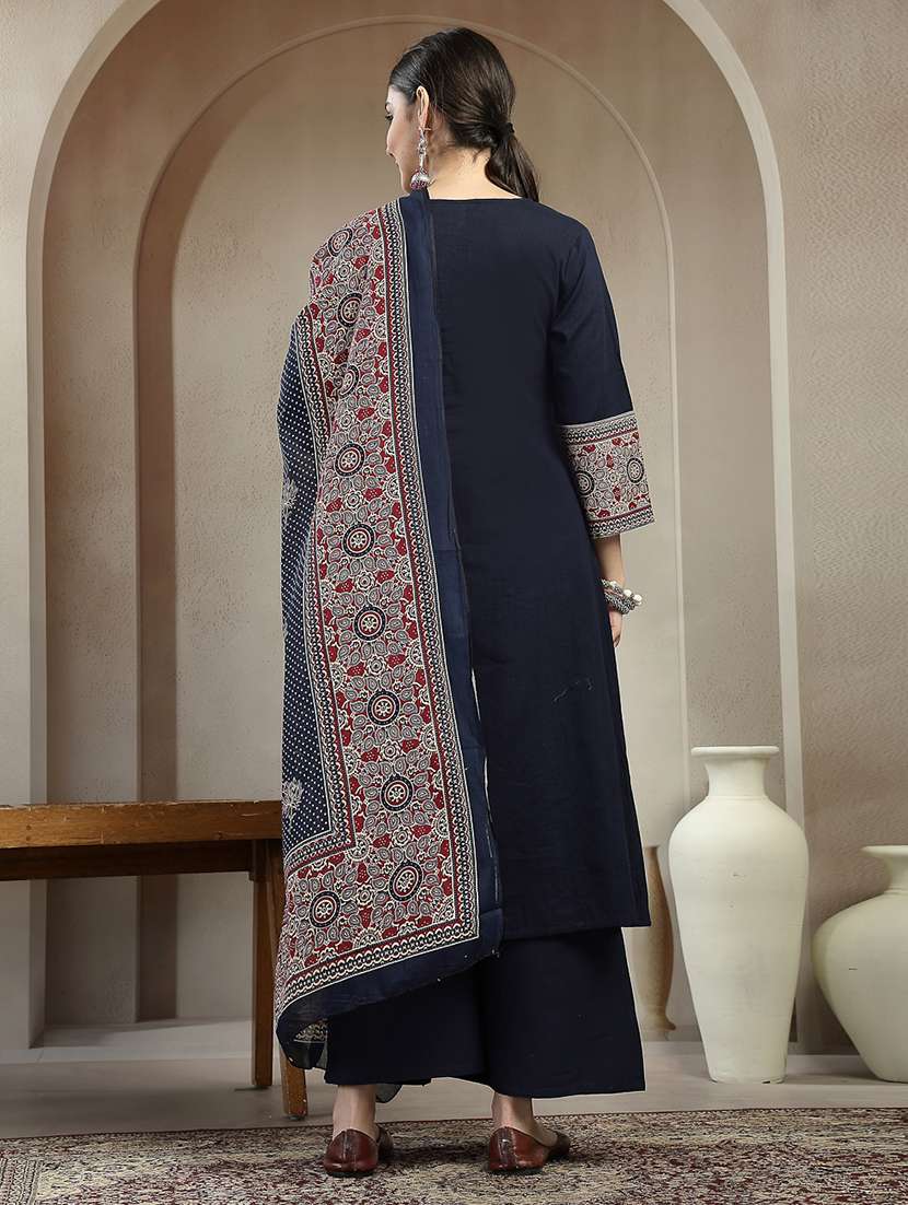 women printed v neck kurta and palazzo set with dupatta - 22513832 -  Standard Image - 3