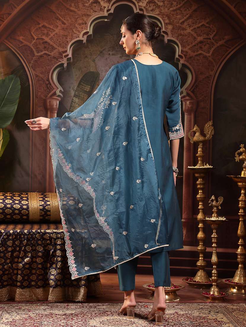 women embroidered round neck kurta and pant set with dupatta - 22513839 -  Standard Image - 3